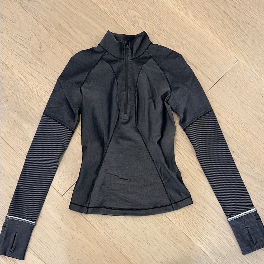 Black Long Sleeve Athletic Top (Lululemon)